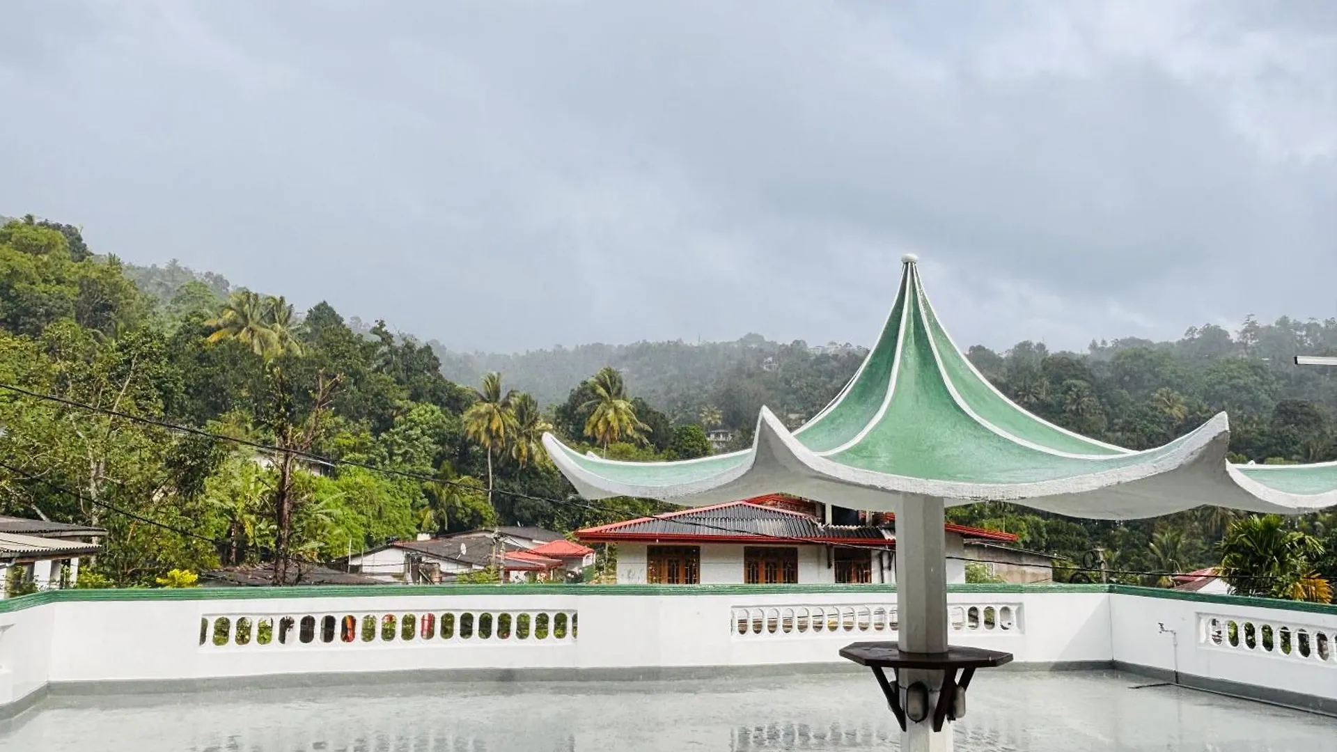 Rum i privatbostad The Villa Angeline Kandy